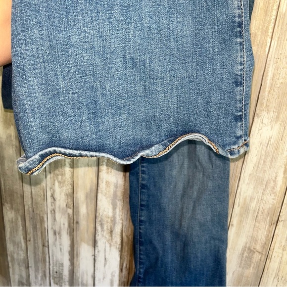 American Eagle Super High Rise Flare Jeans | Size 2 | Classic Blue Stretch Denim - Picture 3 of 9